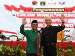 Ganjar-Pranowo-kanan-dan-Mahfud-MD-foto-bersama.jpg
