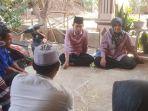 Gus-Fawait-bersama-Istri-sambangi-warga-Dusun-Jatisari-Desa-Tisnogambar.jpg