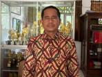 HARI-GURU-SEDUNIA-Kepala-UPTD-SDN-Jambu-2-Kecamatan-Burneh.jpg