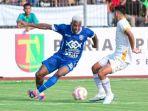 Jhon-Eddy-Mena-saat-tampil-bersama-PSPS-Riau.jpg
