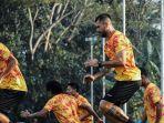 Julian-Guevara-latihan-bersama-Arema-FC-di-lapangan-ARG-Soccer-Field-Lawang.jpg