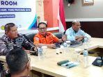 KORBAN-DITEMUKAN-Laksamana-TNI-Purn-REko-Suyatno-baju-orange-Deput.jpg