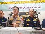 Kabiddokkes-Polda-Jatim-Kombes-Pol-dr-M-Khusnan-Marzuki-saat-konferensi-pers-di-RS.jpg