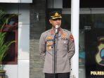 Kapolres-Pamekasan-AKBP-Satria-Permana-memberikan-arahan-di-Mapolres.jpg