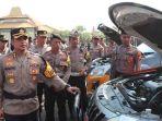 Kapolres-Sampang-AKBP-Hendro-Sukmono-saat-pengecekan-kendaraan-dinas.jpg