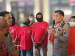 Kapolres-Sampang-tunjukkan-dua-tersangka-mucikari-di-Mapolres-Sampang.jpg