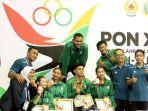Karateka-Jatim-penerima-medali-digelaran-hari-kedua-cabor-karate-Pekan.jpg