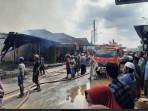 Kebakaran-melanda-deretan-toko-di-wilayah-Kecamatan-Ganding-Sumenep.jpg