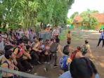 Kegembiraan-para-siswa-SDN-2-Buddan-Kecamatan-Tanah-Merah-seolah-membuncah.jpg