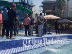 Keluarga-korban-dan-kuasa-hukumnya-bersama-pengelola-wisata-Sampang-Waterpark-SWP.jpg