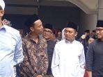 Ketua-Umum-PSI-Kaesang-Pangarep-saat-keluar-dari-rumah-keluarga-ndalem-Ponpes-Al-Qodiri-Jember.jpg
