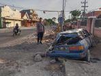Kondisi-mobil-Toyota-Corolla-biru-nopol-L-1287-IL-usai-alami-kecelakaan-tunggal.jpg