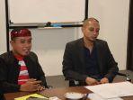 Koordinator-BMM-08-Khairul-Kalam-kiri-pakai-baju-adat-pesak-Madura.jpg