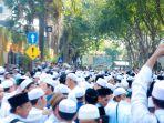 Lautan-manusia-di-Haul-Habib-Abu-Bakar-Assegaf-Gresik-pada-tahun-lalu.jpg