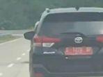 Mobil-dinas-berplat-S-melintas-di-Tol-Trans-Sumatra-Lampung-saat-arus-mudik.jpg