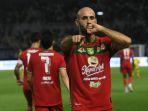 Mohammed-Rashid-gelandang-asing-Persebaya-melakukan-selebrasi-setelah.jpg
