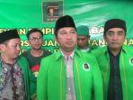 PJs-Ketua-DPC-PPP-Bangkalan-Hasbullah-Muhtarom-tengah-didamp.jpg