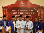 Pasangan-KHARISMA-saat-diwawancarai-sejumlah-media.jpg