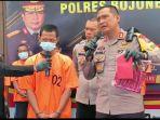 Pelaku-pencabulan-sesama-jenis-saat-diamankan-Satreskrim-Polres-Bojonegoro-Senin-13222023.jpg