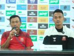 Pelatih-Deltras-FC-Widodo-Cahyono-Putro-kiri-dan-Panggih-Prio-saat-jumpa-pers.jpg