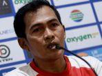 Pelatih-karteker-Madura-United-Rakhmad-Basuki.jpg