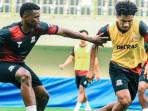 Pemain-Deltras-FC-menjalani-official-training-OT-di-Stadion-Maguwoharjo-Sleman.jpg