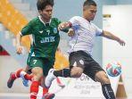 Pemain-Futsal-Jatim-kaus-hijau-berduel-dengan-pemain-DKI-Jakarta-laga-kedua.jpg