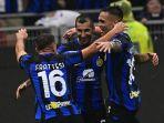Pemain-Inter-Milan-merayakan-gol.jpg