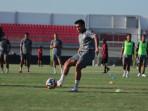 Pemain-Madura-United-FC-latihan-di-Stadion-Ratu-Pamelingan-Pamekasan.jpg