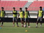 Pemain-Madura-United-latihan-bersama-Kamis-782025-sore.jpg