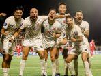 Pemain-Madura-United-melakukan-selebrasi-atas-gol-Youssef-Ezzejjari.jpg