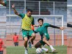 Pemain-Persebaya-jalani-latihan-jelang-pertandingan-melawan-Madura-United-Jumat-1592023.jpg