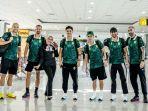 Pemain-Persebaya-saat-berada-si-Bandara-Juanda-Minggu-672025-Saat-akan-bertolak-ke-Australia.jpg