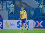 Pemain-belakang-Gresik-United-Marko-Ivanovic-bermain-di-Stadion-Gelora-Joko-Samudro.jpg