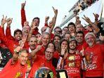 Pembalap-Ducati-Francesco-Bagnaia-merayakan-kemenangan-menjadi-Juara-Dunia-MotoGP-2023.jpg