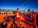 Pembalap-Lenovo-Ducati-Francesco-Bagnaia-merayakan-gelar-juara-dunia-MotoGP-2022.jpg