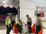 Personel-Polres-Pamekasan-yang-terlibat-Operasi-Mantap-Brata-2023-2024-patroli-ke-kantor-KPU.jpg