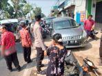Petugas-kepolisian-evakuasi-korban-laka-lantas-di-Jalan-Raya-Genengan-Pakisaji-Kabupaten-Malang.jpg