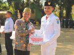 Pj-Bupati-Pamekasan-Masrukin-saat-mem.jpg