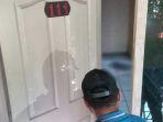 Polisi-olah-TKP-dugaan-kejadian-pembacokan-di-salah-satu-kamar-Hotel-Melati-di-Bojonegoro.jpg