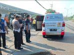Polisi-olah-TKP-kecelakaan-di-Jalan-Tambak-Osowilangun-Benowo-Surabaya.jpg