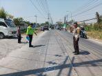 Polisi-saat-melakukan-olah-TKP-di-Jalan-Raya-Kutil-Menganti-Gresik-Sabtu-2392023.jpg