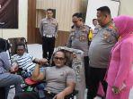 Polres-Pamekasan-Madura-menggelar-khitanan-massal-dan-donor-darah.jpg