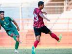 Striker-muda-Persebaya-Rizky-Dwi-Pangestu-saat-melepaskan-tendangan-berbuah-gol.jpg