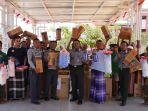 Suasana-saat-membagikan-perlengkapan-makan-dan-minum-secara-gratis.jpg