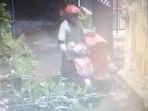 Tangkapan-layar-pemotor-maling-burung-Cucak-Ijo-milik-Umar-di-Jalan-Banyu-Urip-Lor-Gang-6-Surabaya.jpg