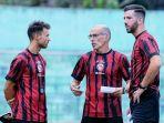 Tiga-jajaran-pelatih-asing-di-tim-Arema-FC-yang-kini-sudah-tidak-lagi-bekerja.jpg