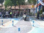 Uji-praktek-SIM-di-Satpas-Satlantas-Polres-Gresik-Senin-782023.jpg