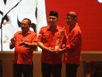 Wali-Kota-Surabaya-Eri-Cahyadi-saat-menghadiri-acara-Konsolidasi.jpg