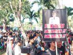 Warga-Sampang-Madura-menggelar-aksi-dukungan-untuk-PJ-Rudi-Arifiyanto.jpg